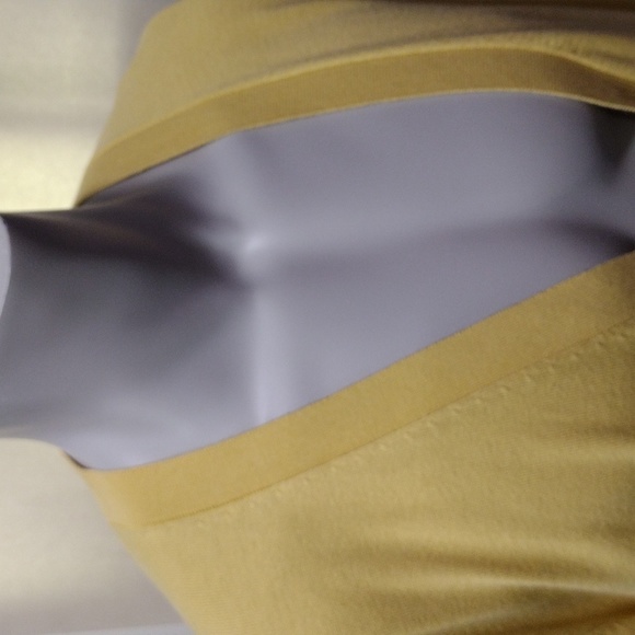 Buttoned Down light yellow cotton cardigan. Medium - Picture 7 of 11